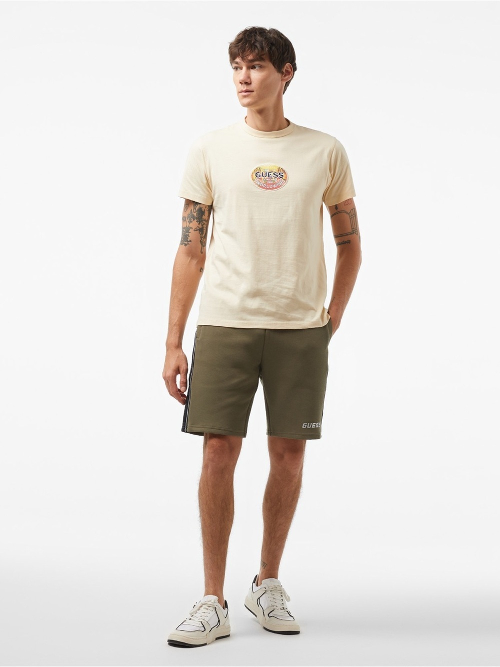 New GUESS Cream Short-Sleeve Tee with Tropical Back Patch SZ L - Picture 4 of 12
